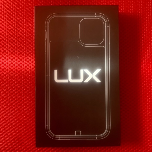 Black iPhone 11 Charging Case LUX - Picture 3 of 11